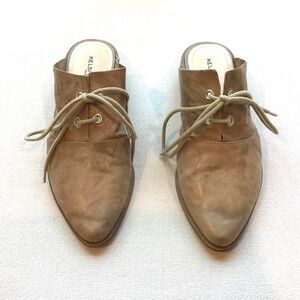 Kelsi Dagger SZ 5.5 Ashland Wild Vegan Taupe Leather Mules Shoes